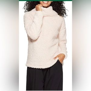 NWOT Sherpa Turtleneck Pullover